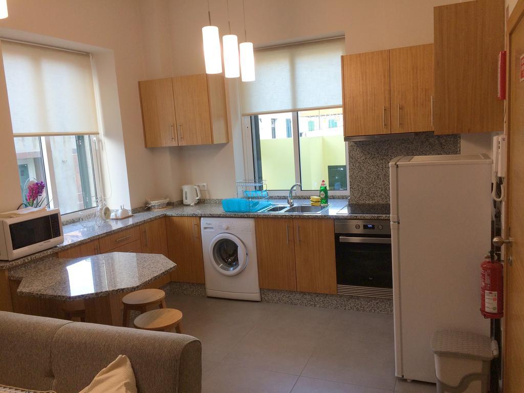 Apartamentos Sousa フンシャル エクステリア 写真